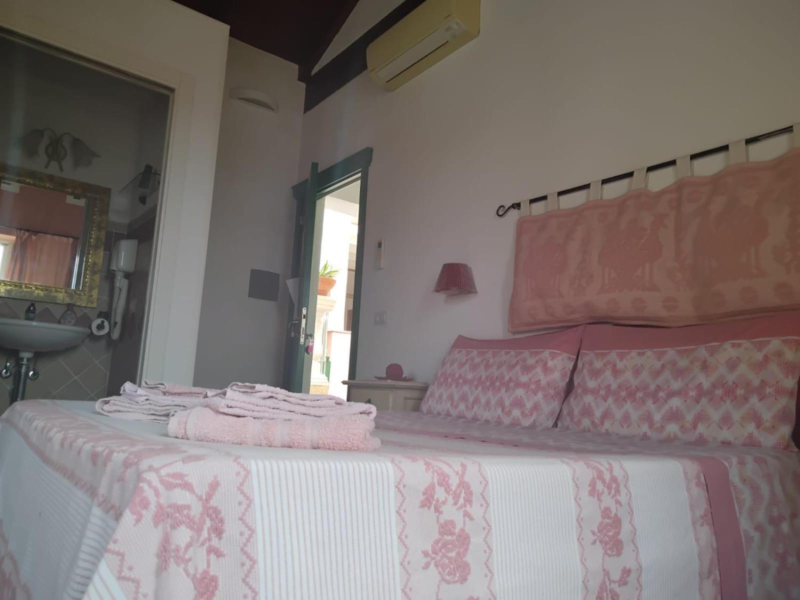 B&B Guest House Il Porto Vecchio Stintino Exteriör bild