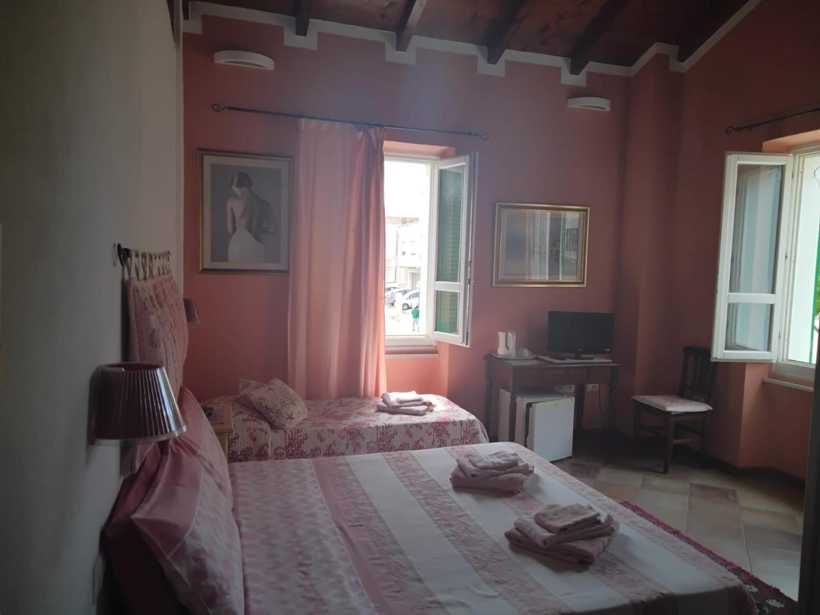 B&B Guest House Il Porto Vecchio Stintino Exteriör bild