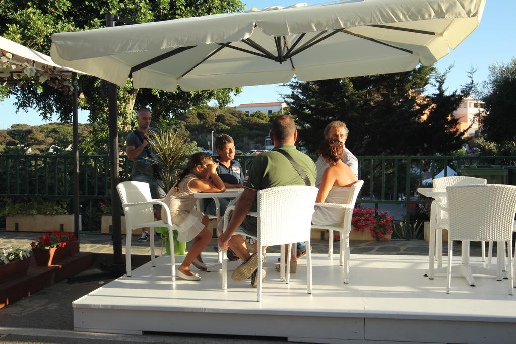 B&B Guest House Il Porto Vecchio Stintino Exteriör bild