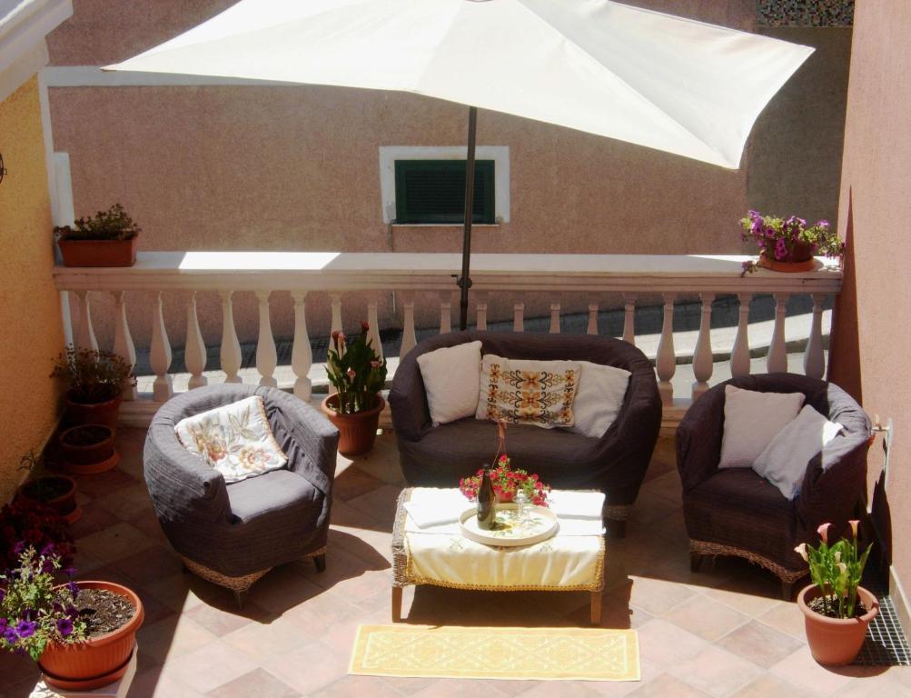 B&B Guest House Il Porto Vecchio Stintino Exteriör bild