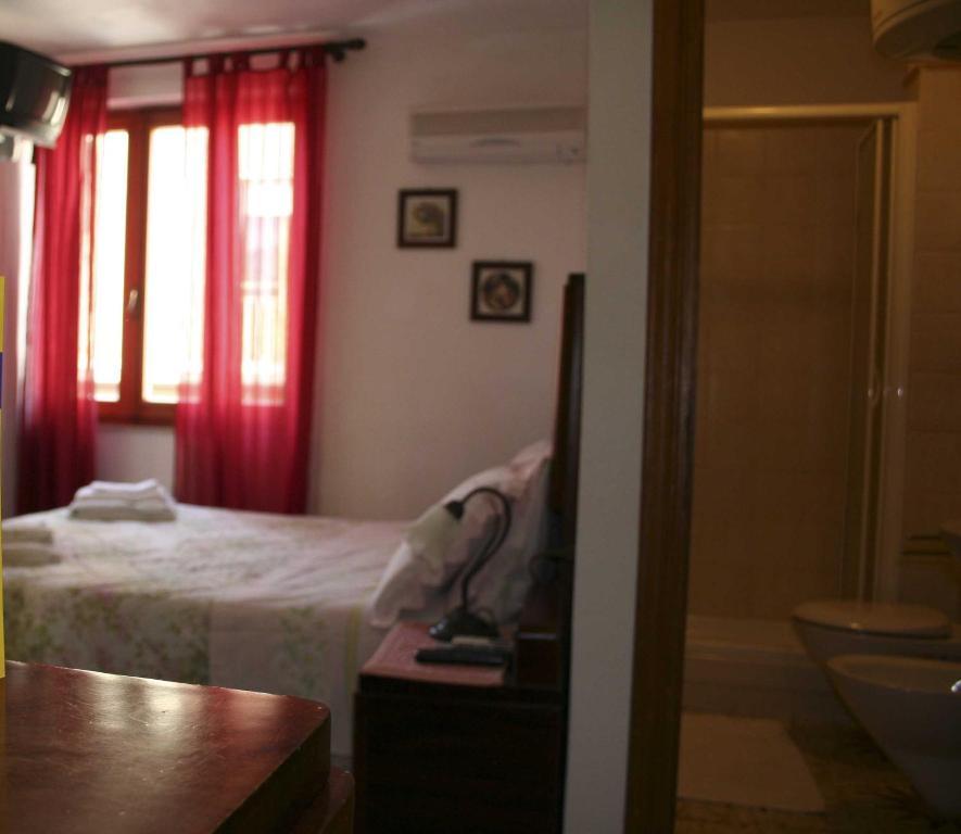 B&B Guest House Il Porto Vecchio Stintino Rum bild